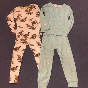 Girl lot pajamas size 4, Gap and Carters, long sleeves. Bunnies and butterflies.